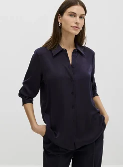Loose fluid satin shirt
