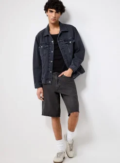 Loose medium-blue jean short