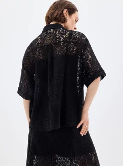 Loose short-sleeve lace shirt