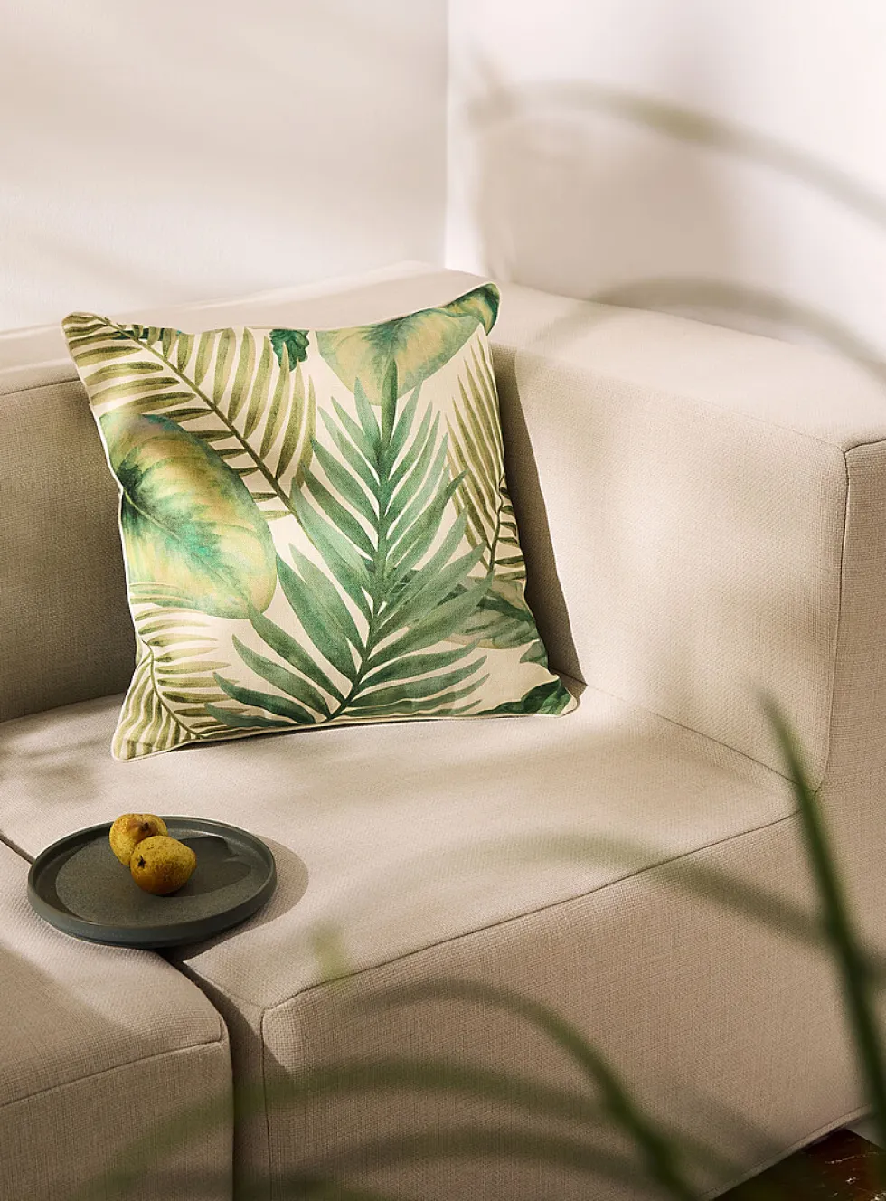 Lush foliage removable-cover outdoor cushion