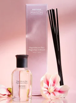 Magnolias in Bloom reed diffuser