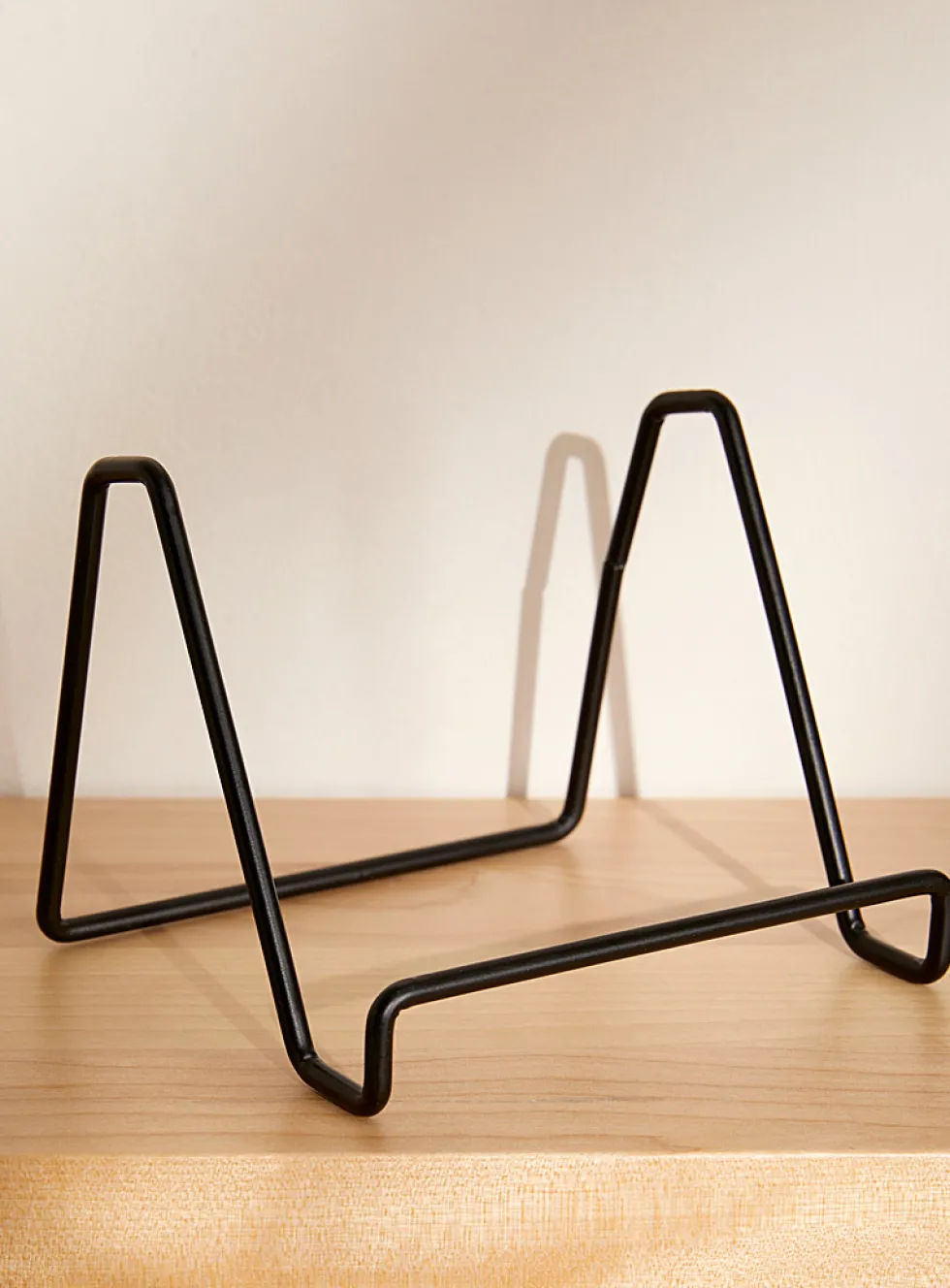 Metallic book holder