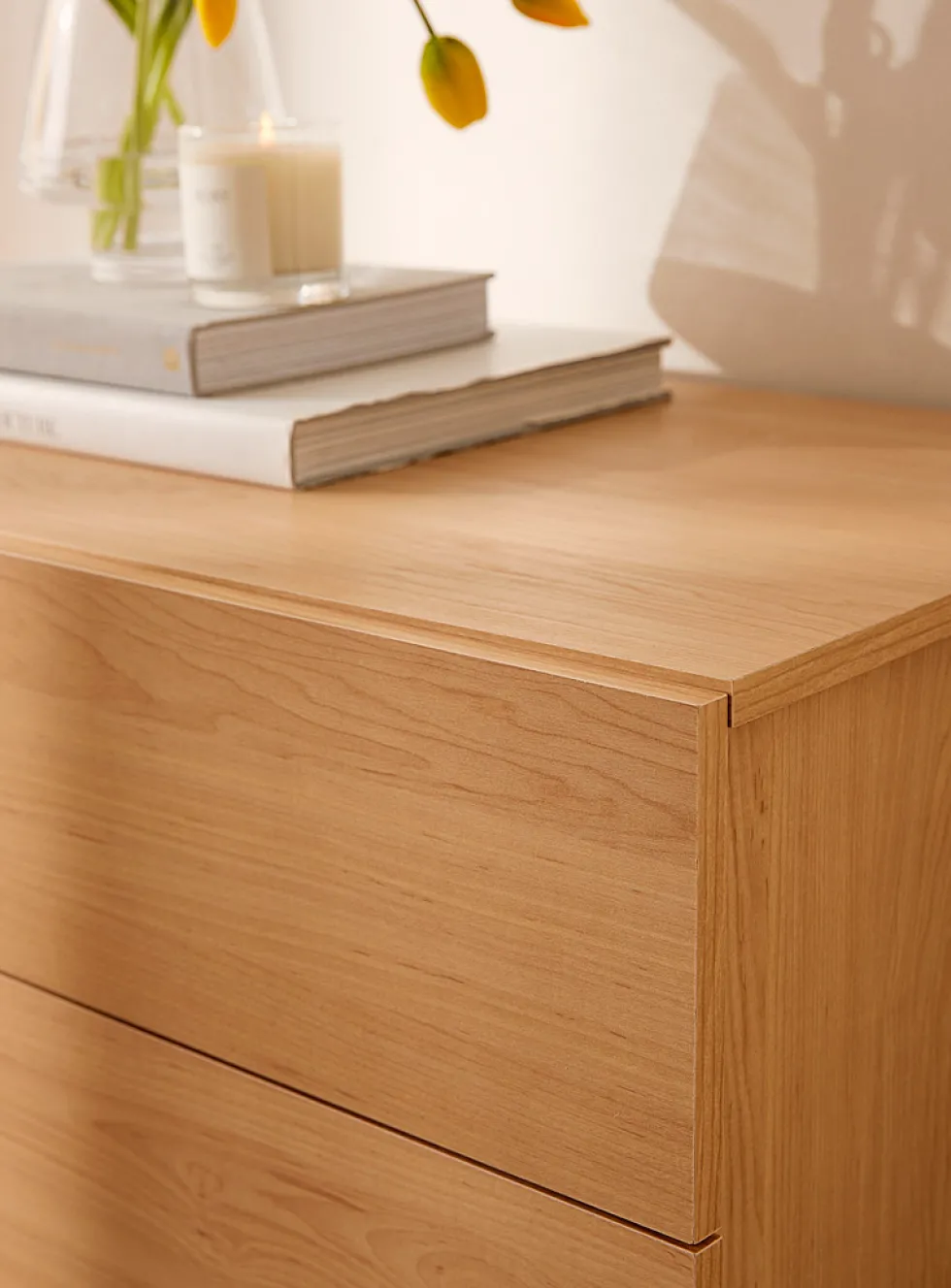 Minimalist four-drawer dresser