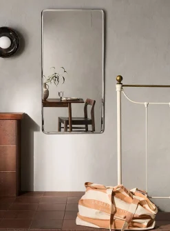 Minimalist frameless mirror