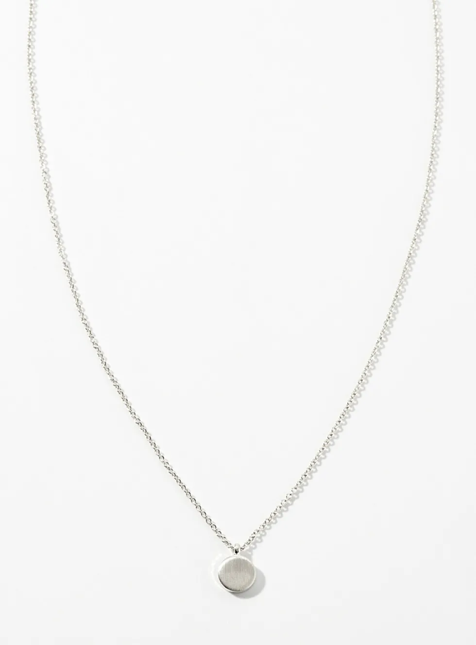 Minimalist pendant necklace