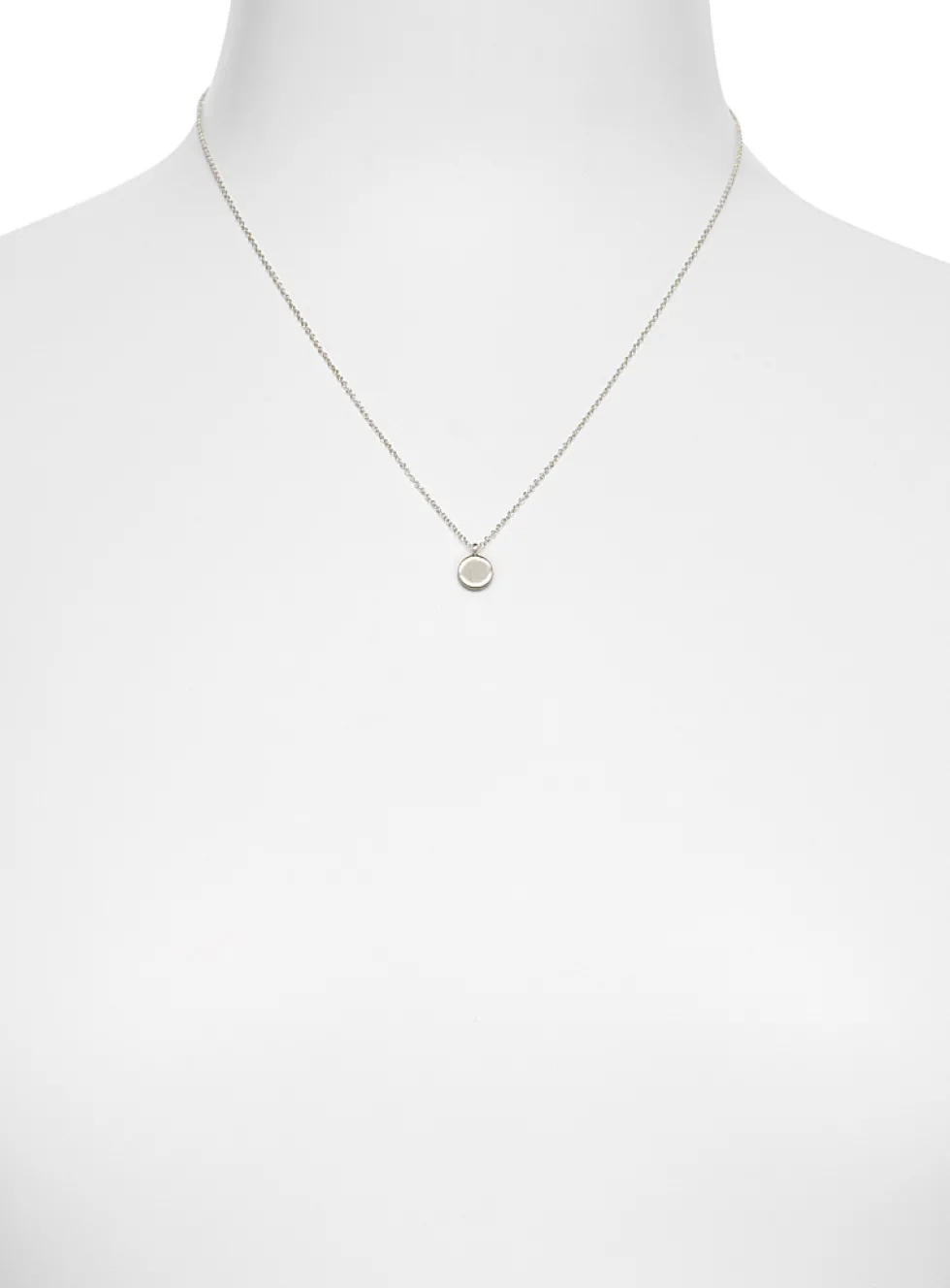 Minimalist pendant necklace