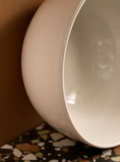 Minimalist soup bowl