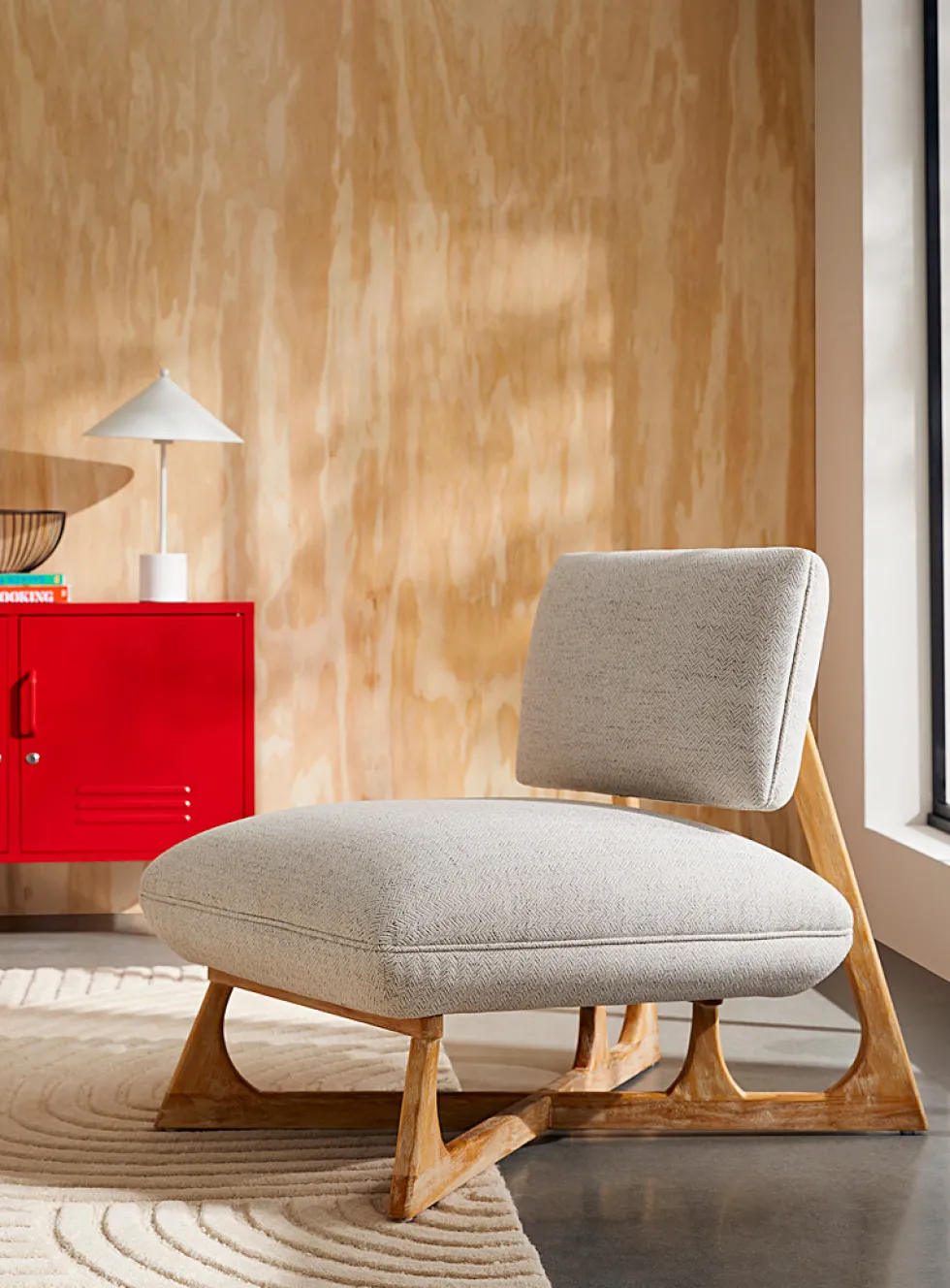 Modern lounge chair