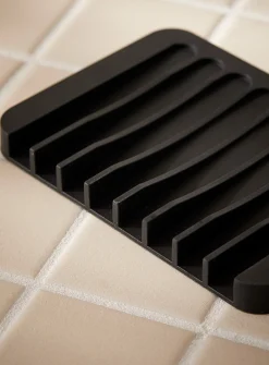 Monochrome silicone soap dish