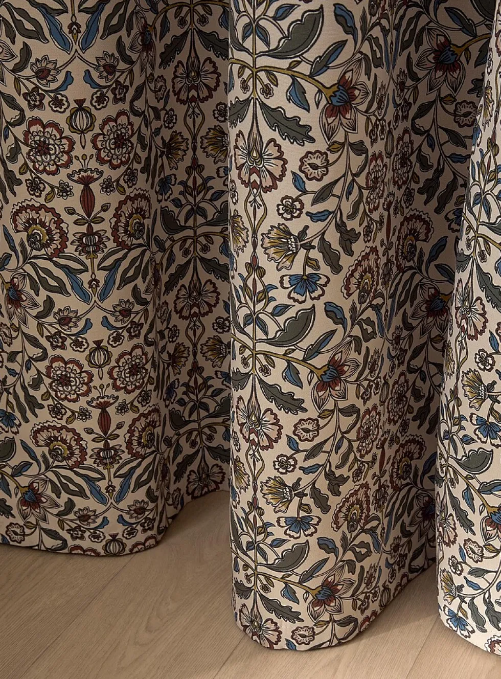 Muted flowers blackout curtain