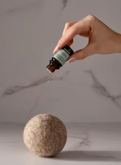 Natural wool drying balls