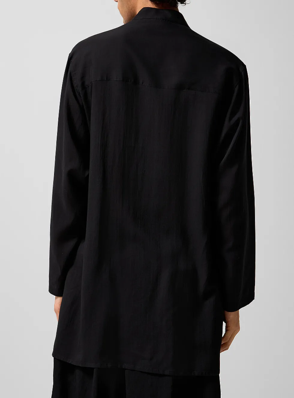 Officer collar elongated tie-up shirt