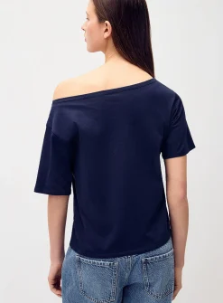 Off-the-shoulder T-shirt