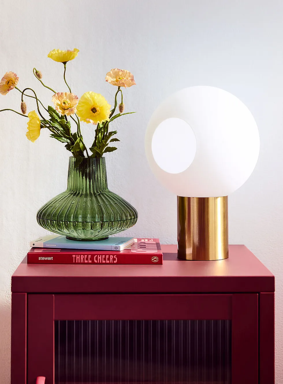 Openwork globe table lamp