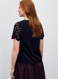 Organic cotton crocheted sleeve T-shirt