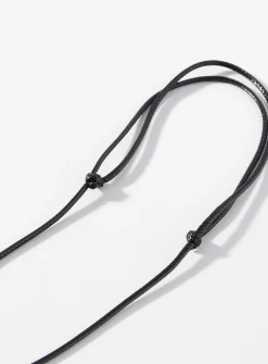 Oval pendant wrap cord choker