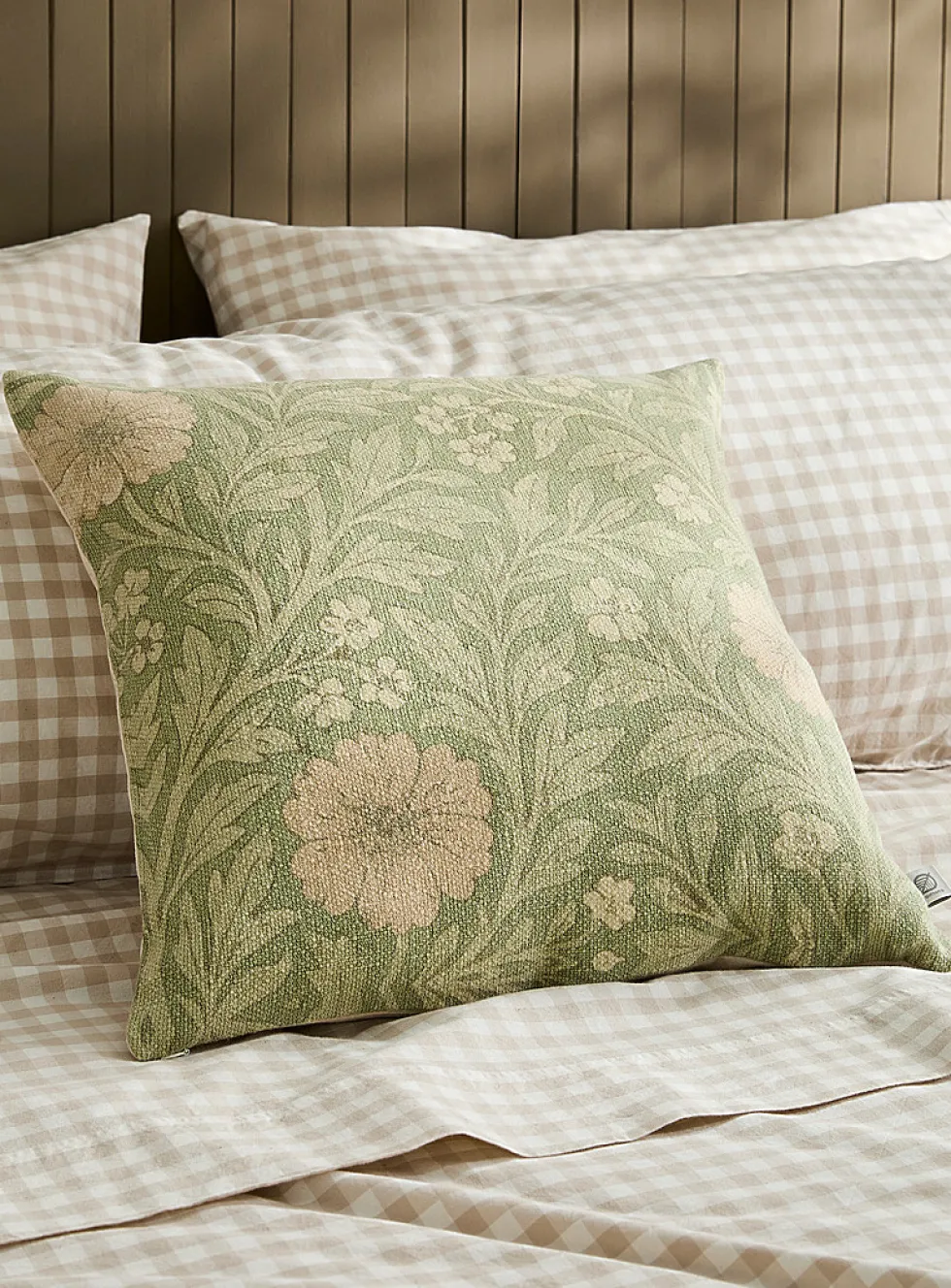 Pastel flowers linen-blend removable-cover cushion