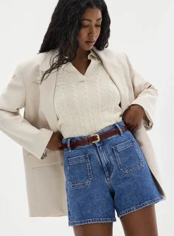 Patch pockets faded denim short