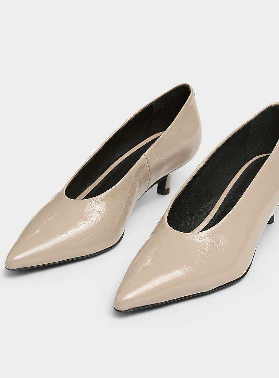 Patent leather kitten heel pumps