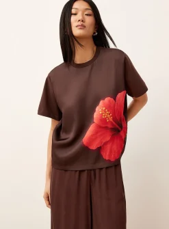 Patterned dual-material satiny T-shirt