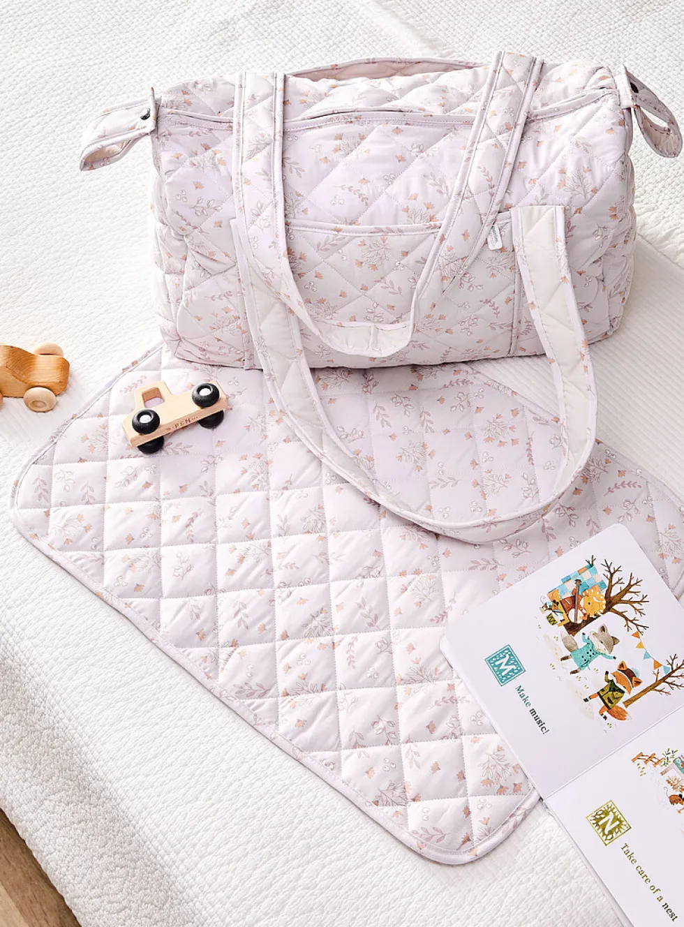 Patterned quilted diaper bag