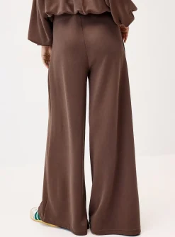 Peach-skin wide-leg pant