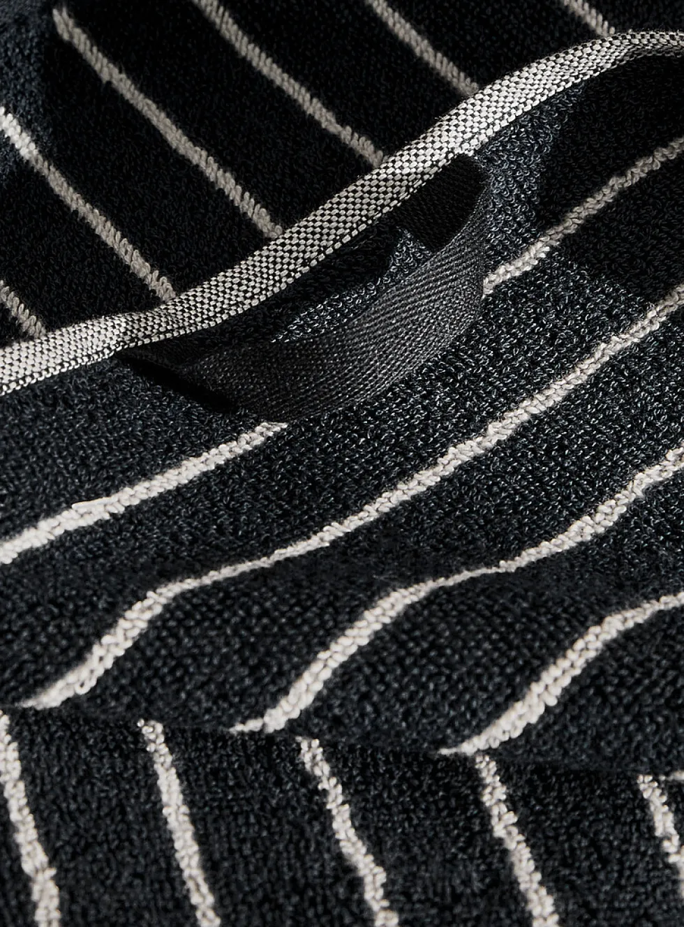 Pinstriped organic cotton towels