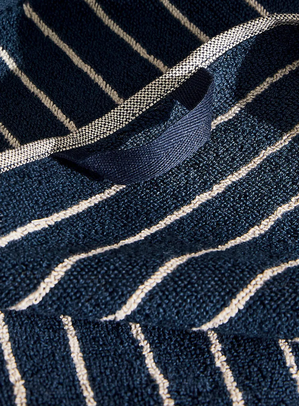 Pinstriped organic cotton towels