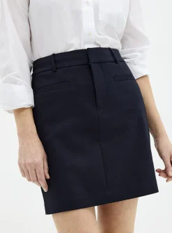 Piped pockets structured skort