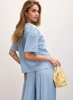 Piqué knit V-neck boxy-fit blouse