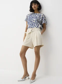 Pleated belted short