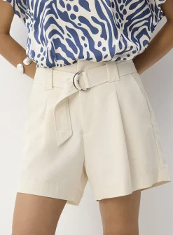 Pleated belted short