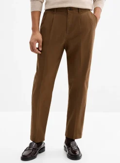 Pleated chinos