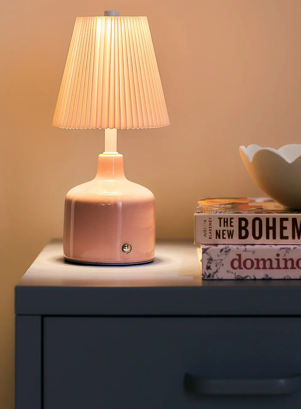 Pleated lampshade rechargeable touch table lamp