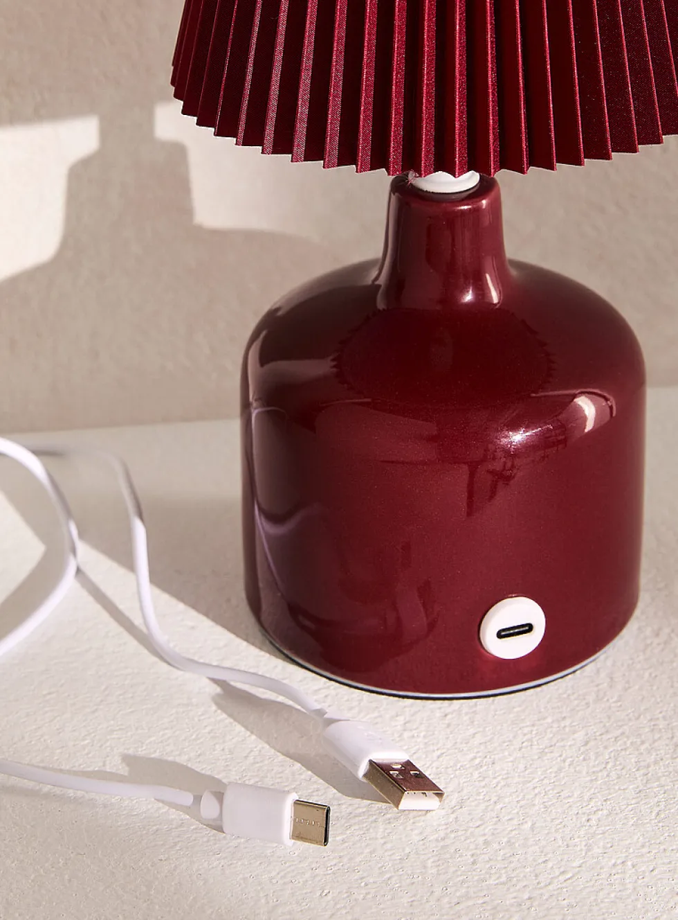 Pleated lampshade rechargeable touch table lamp