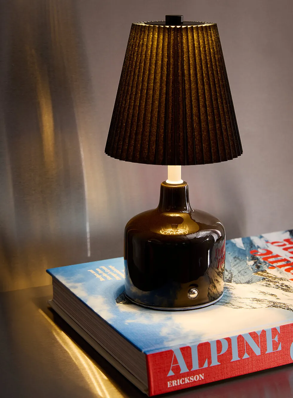Pleated lampshade rechargeable touch table lamp