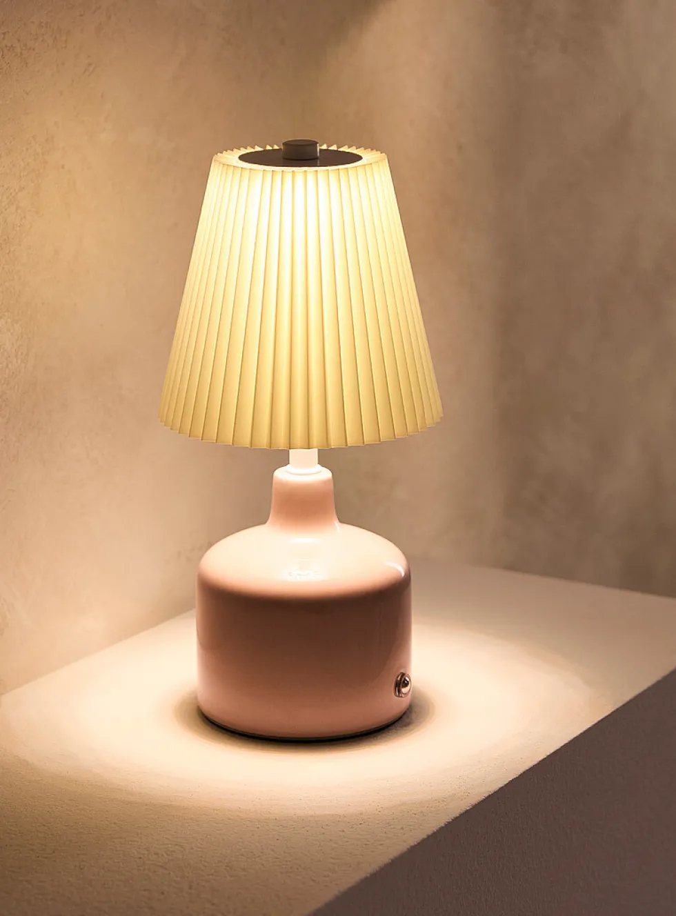 Pleated lampshade rechargeable touch table lamp