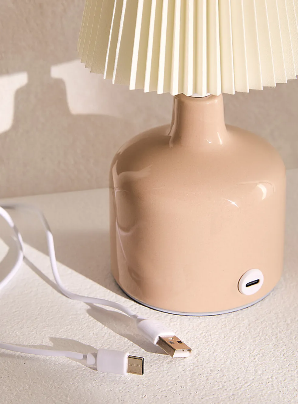 Pleated lampshade rechargeable touch table lamp