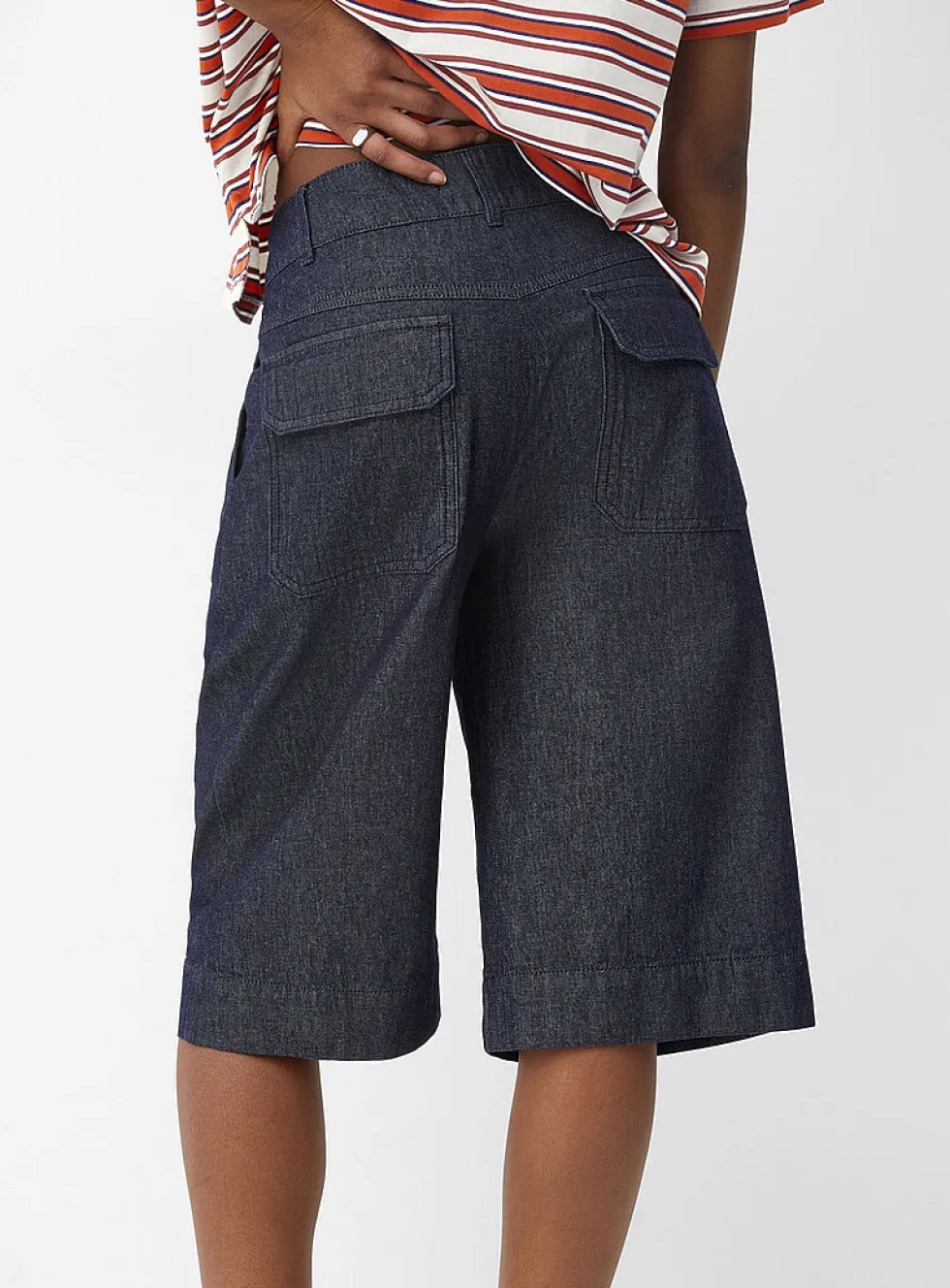 Pleated lightweight denim Bermuda short