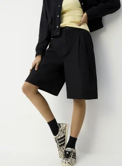 Pleated linen-blend Bermuda short
