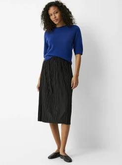 Pleated satiny skirt