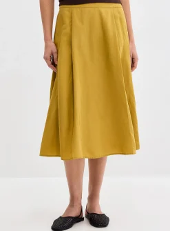 Pleated waist flared maxi skirt