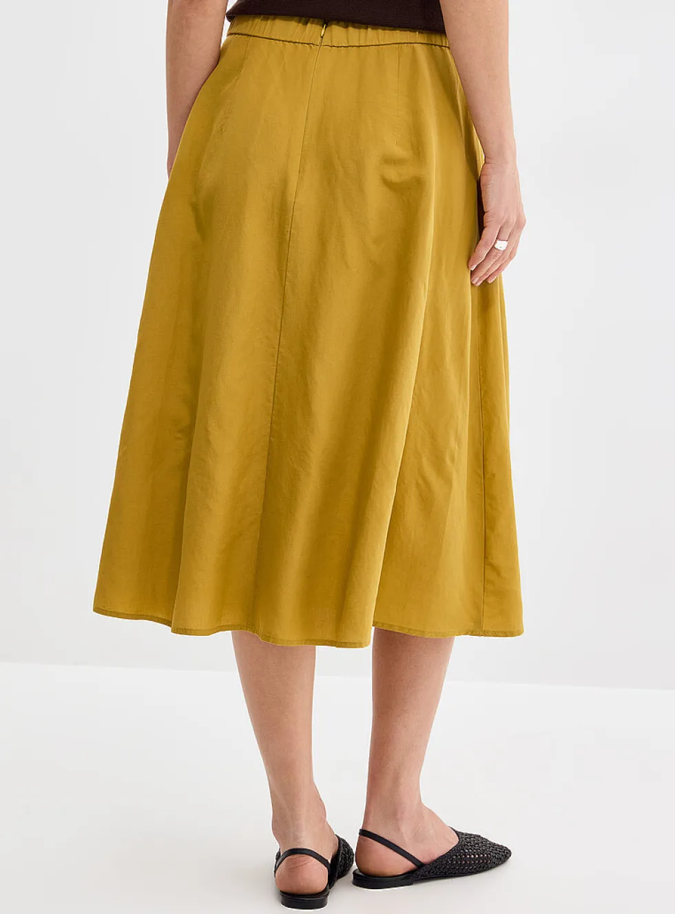 Pleated waist flared maxi skirt