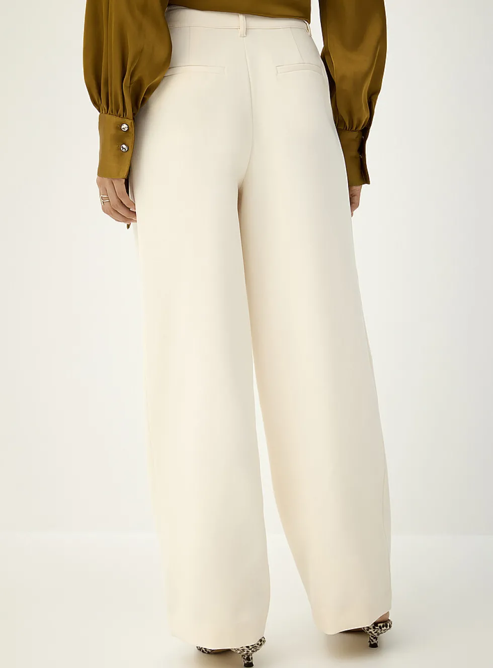 Pleated-waist thick crepe wide-leg pant