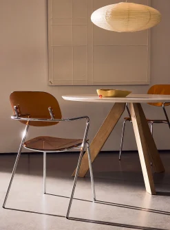 Polycarbonate and metal armrest chairs