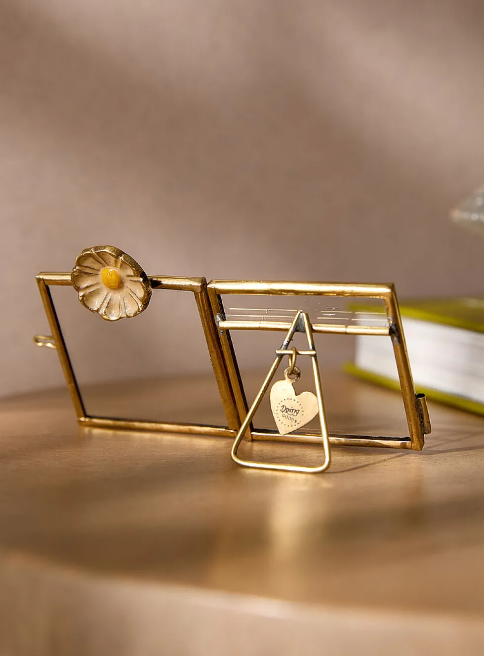 Posy Daisy mini-frame