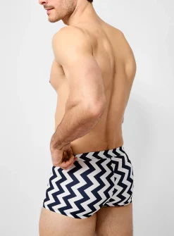 Printed fitted swim trunk
