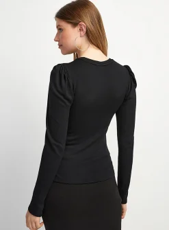 Puff-shoulder supple knit T-shirt