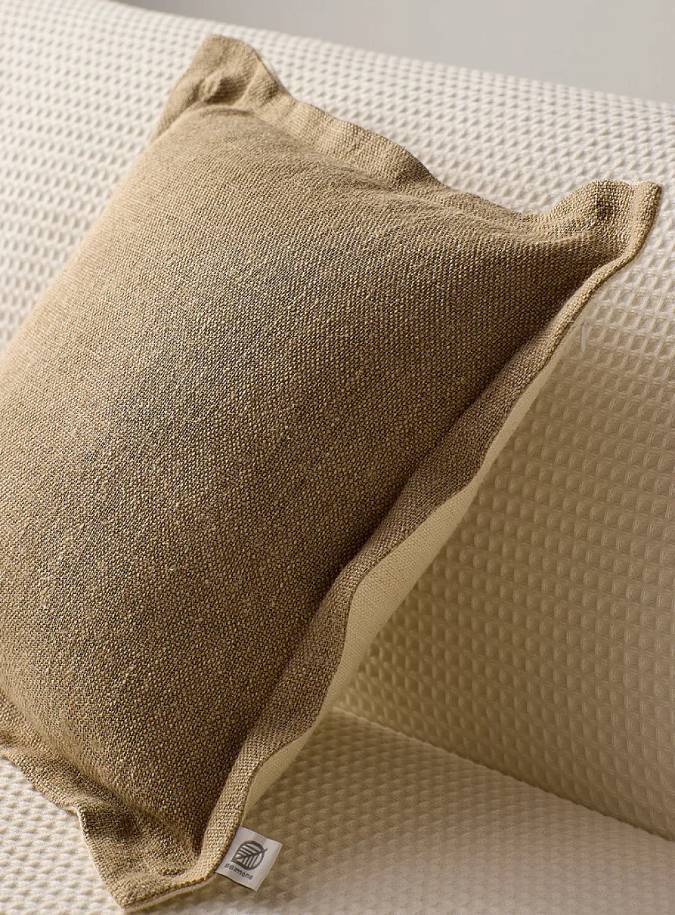 Pure linen ruffled removable-cover cushion