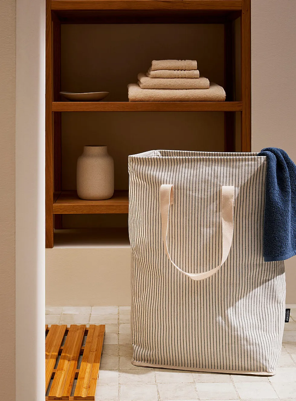 Pyjama stripes laundry basket